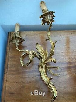 A Lovely Quality Antique Pair Of French Rococo Gilt Brass Wall Lights / Sconces