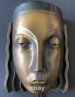 BEST 1980s ART DECO REVIVAL FIGURAL WALL SCONCE SARSAPARILLA PATINATED