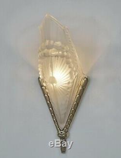 SCHNEIDER PAIR OF 1930 FRENCH ART DECO WALL SCONCES lights. Lamp muller era